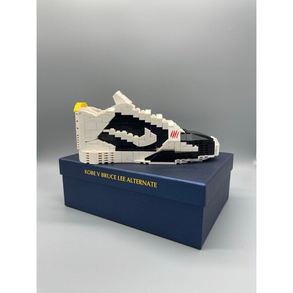 Nike Zoom Kobe 5 Protro ‘Alternate Bruce Lee’ Kick Brick Set - Picture 1 of 4